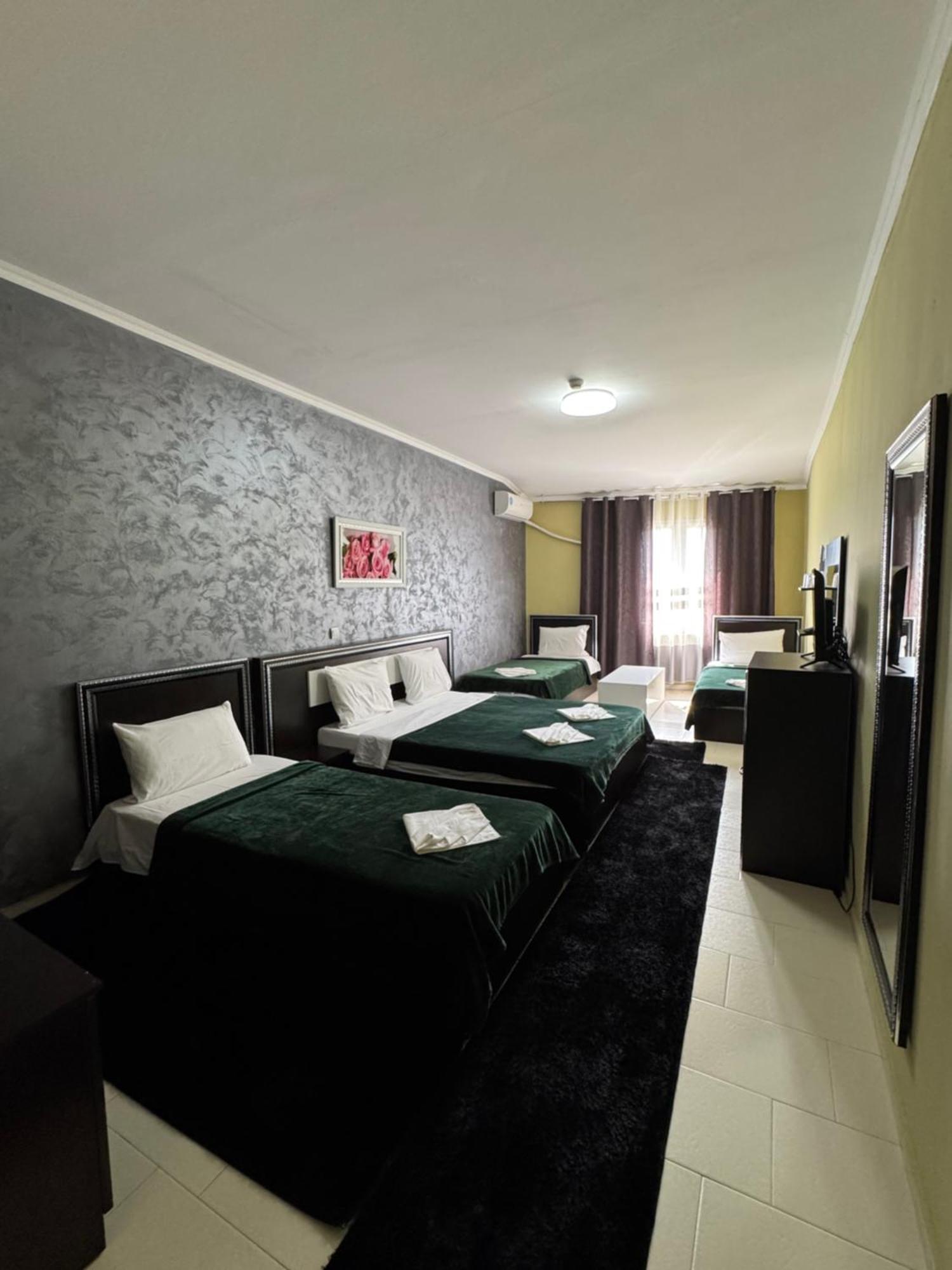 Hotel Yal Restaurant Tetovo Buitenkant foto